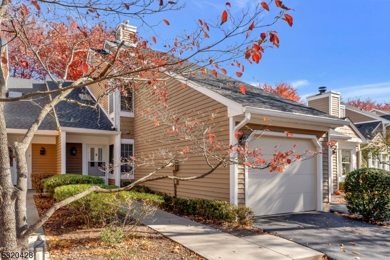 Property Photo:  9 Eton Ct  NJ 07921 