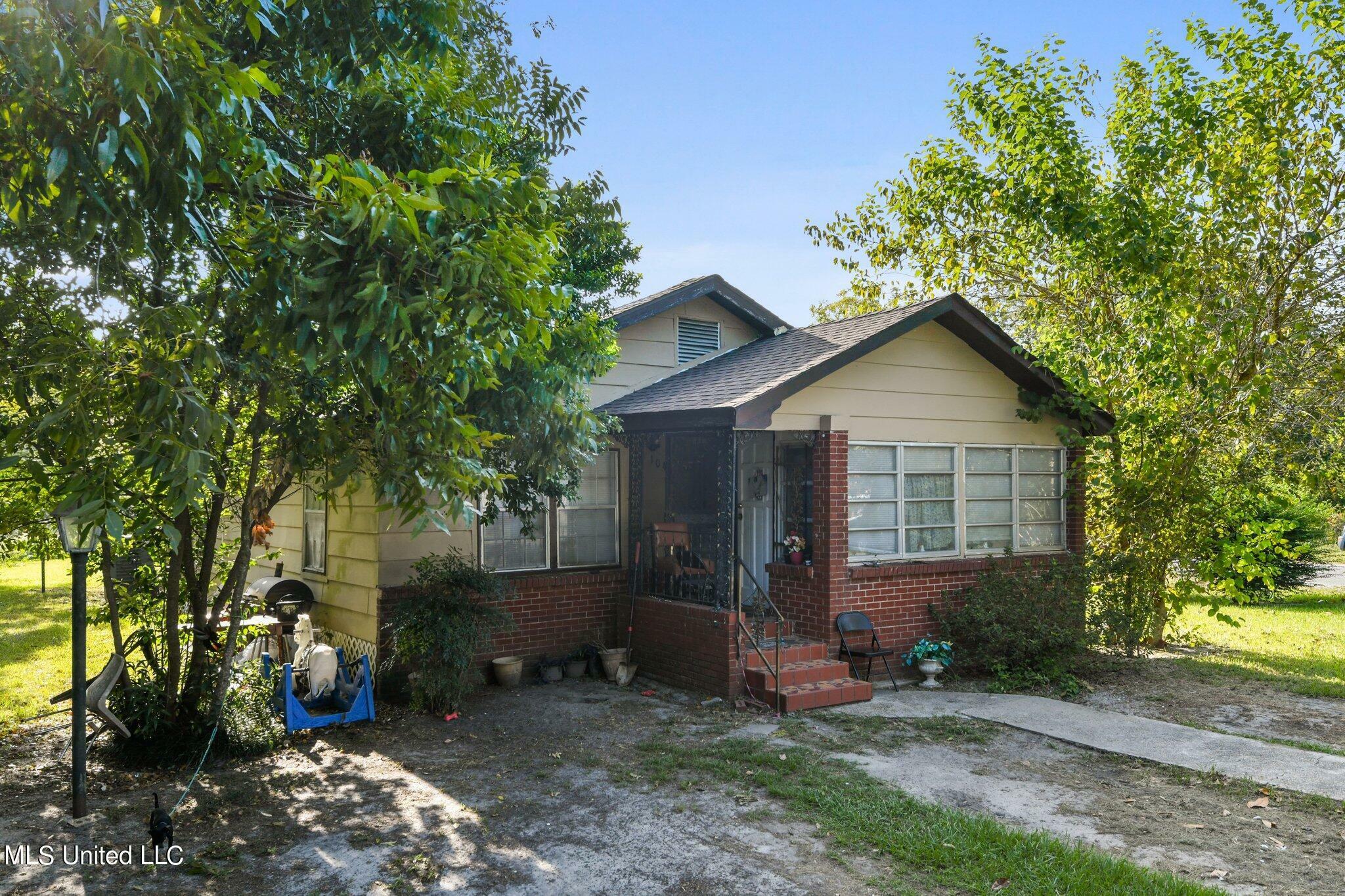 Property Photo: 1047 Camp Avenue MS 39501