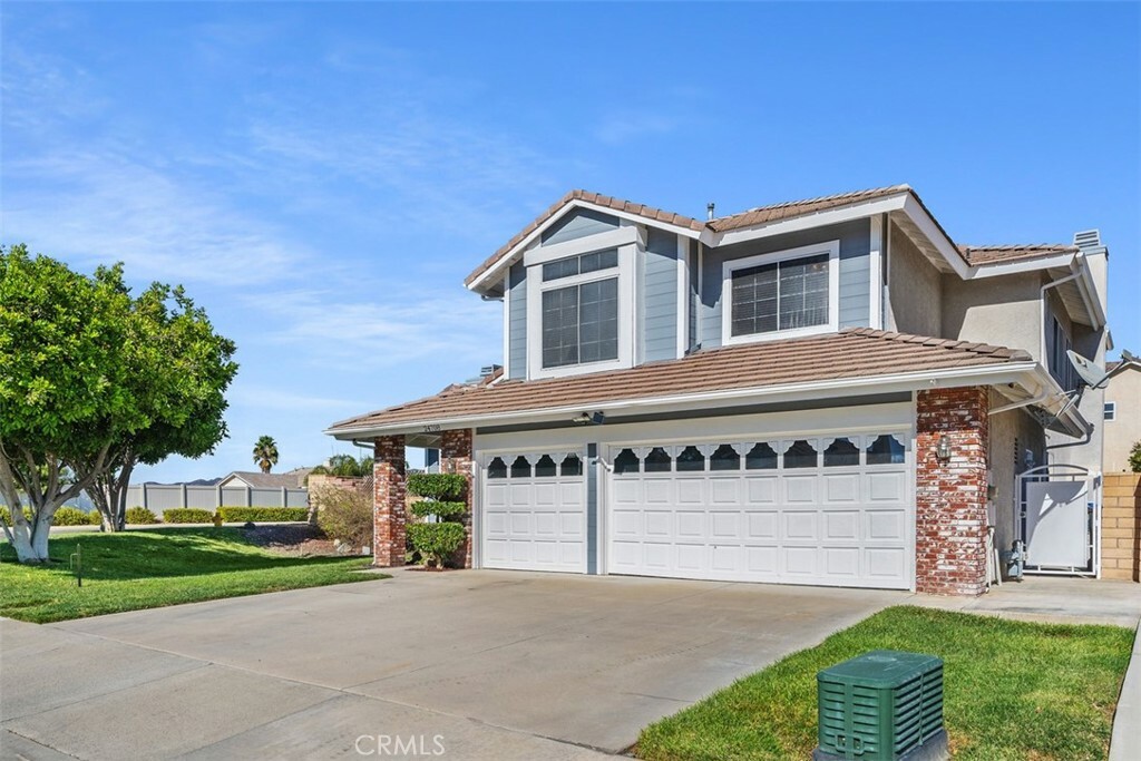 Property Photo:  24708 Shoshone Drive  CA 92562 