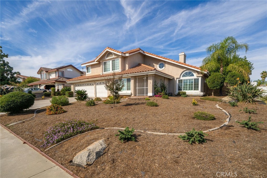 Property Photo:  142 Port Royal Way  CA 92506 