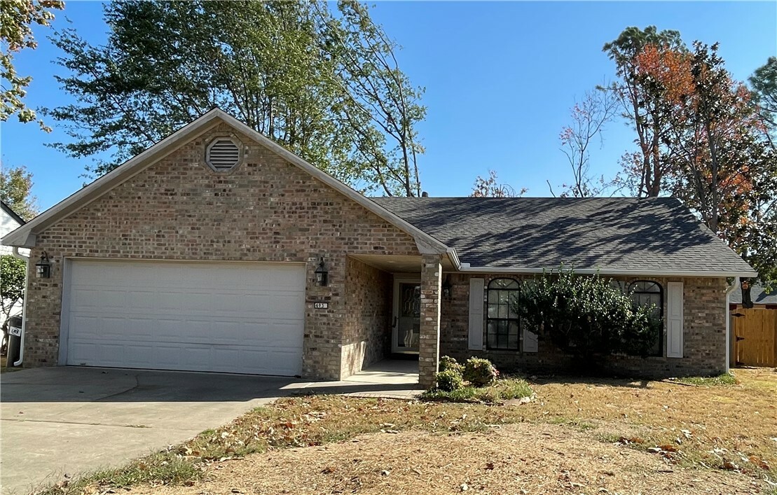 Property Photo:  403 N 39th Place  AR 72756 