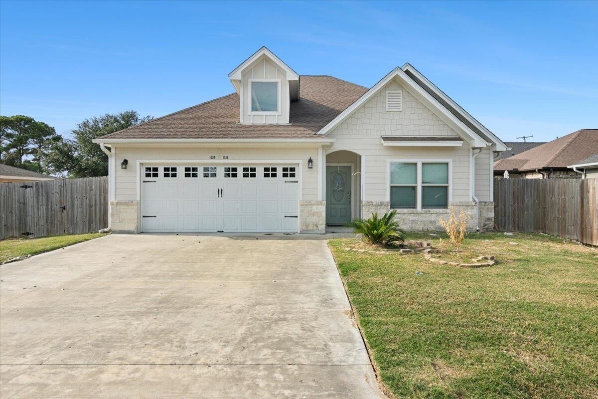 Property Photo: 1320 Avenue N TX 77627
