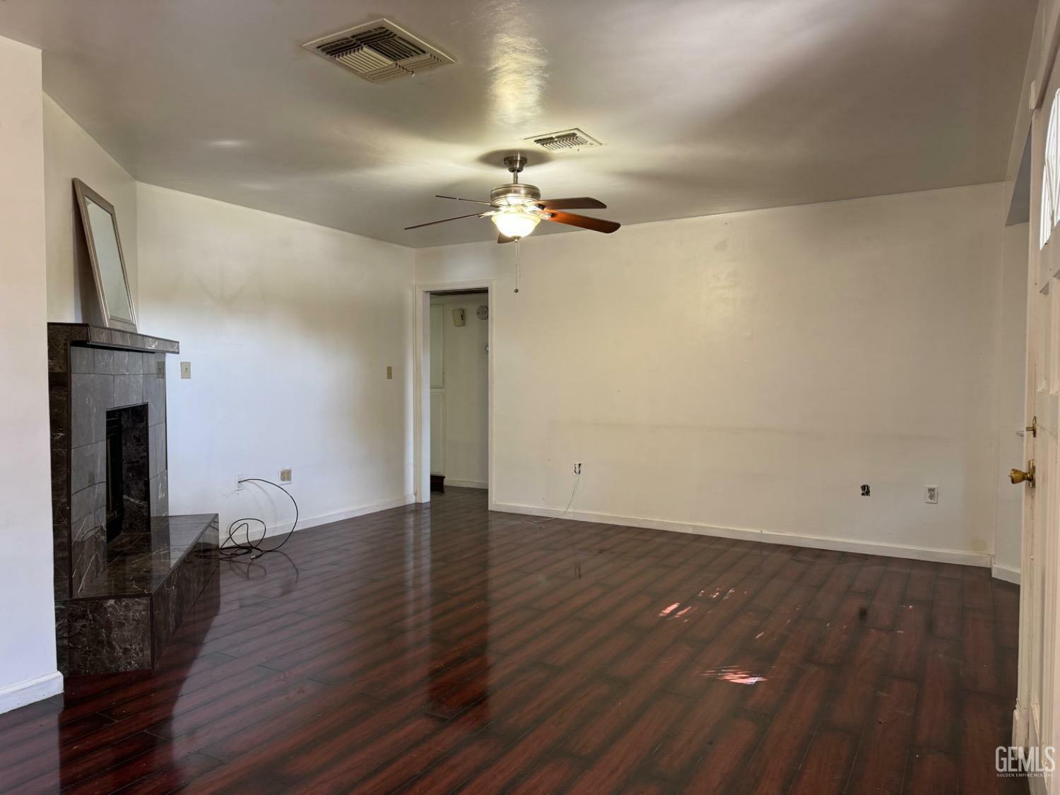 Property Photo:  6100 Ringsdale Court  CA 93313 