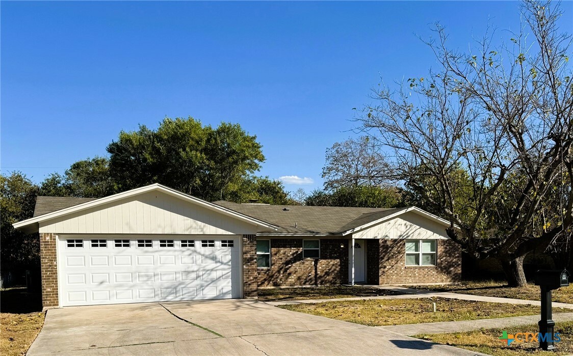 Property Photo:  1904 Kirk Avenue  TX 76543 