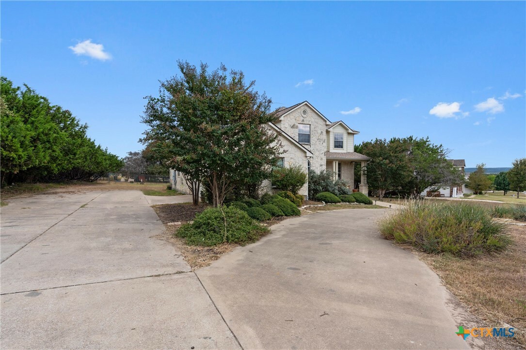 Property Photo:  2013 Lakefront Drive  TX 76548 