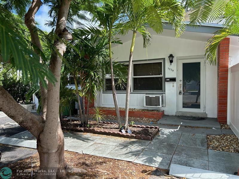 Property Photo: 1034 NE 16th Ter FL 33304