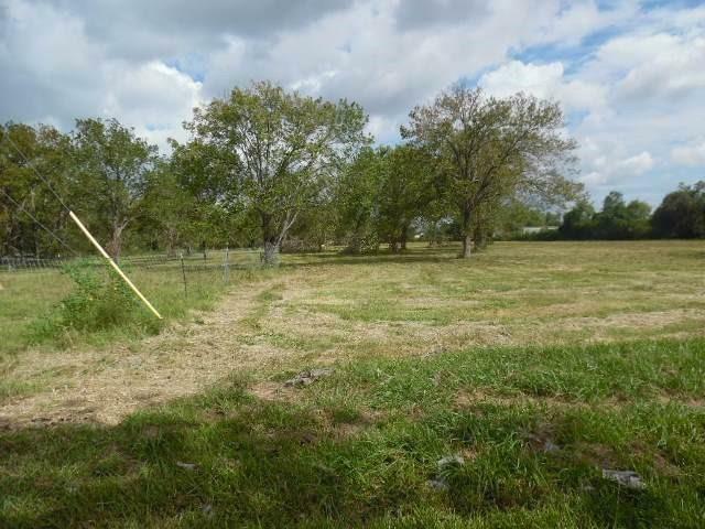 Property Photo:  4503 County Road 888  TX 77583 