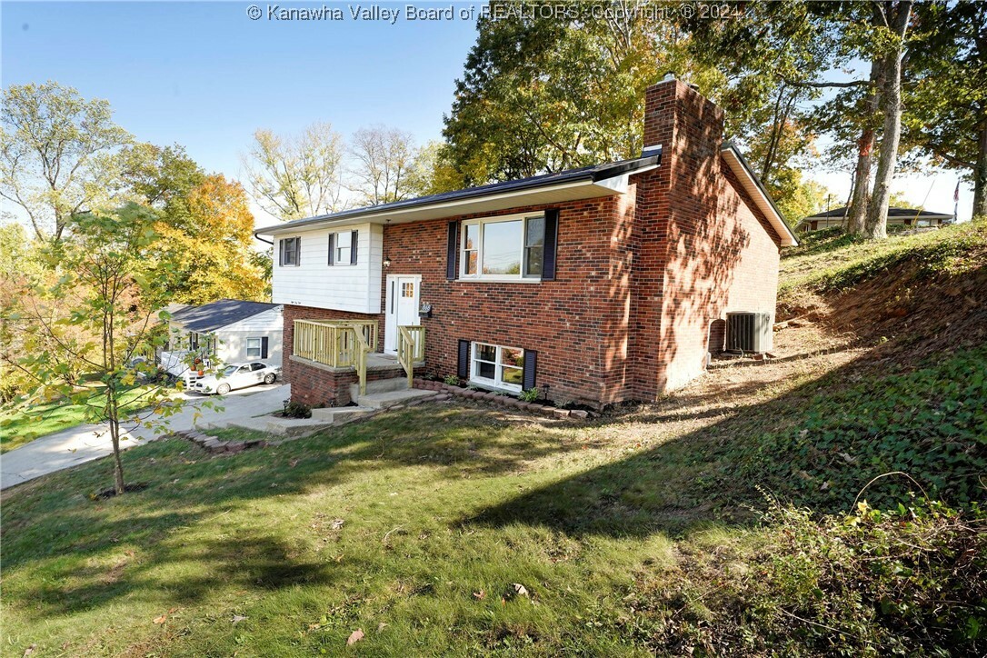 Property Photo:  868 S Washington Street  WV 25177 