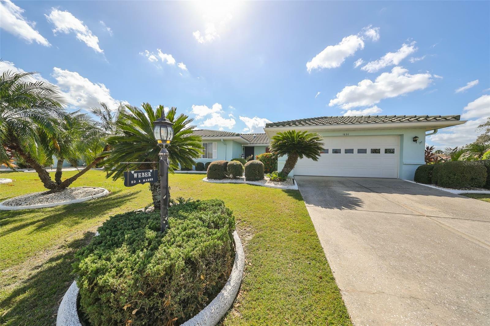 Property Photo:  1630 Woodmar Drive  FL 33573 