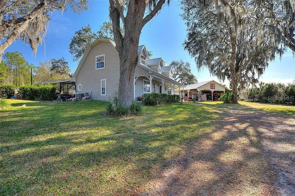 Property Photo: 744 Sugarfoot Lane FL 34731