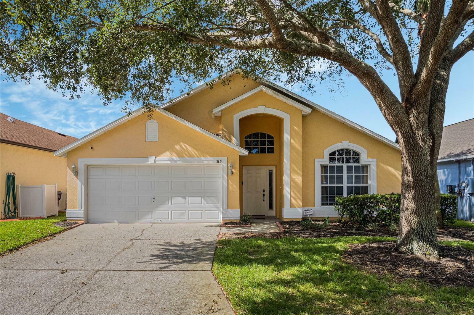 Property Photo:  1113 Casterton Circle  FL 33897 