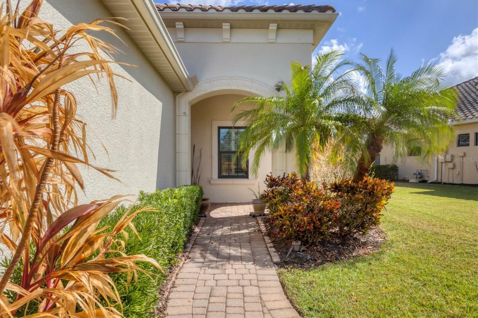 Property Photo:  1222 Collier Place  FL 34293 