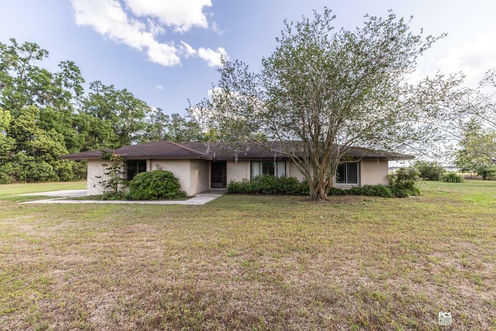 Property Photo: 11589 NE 36th Street FL 34484
