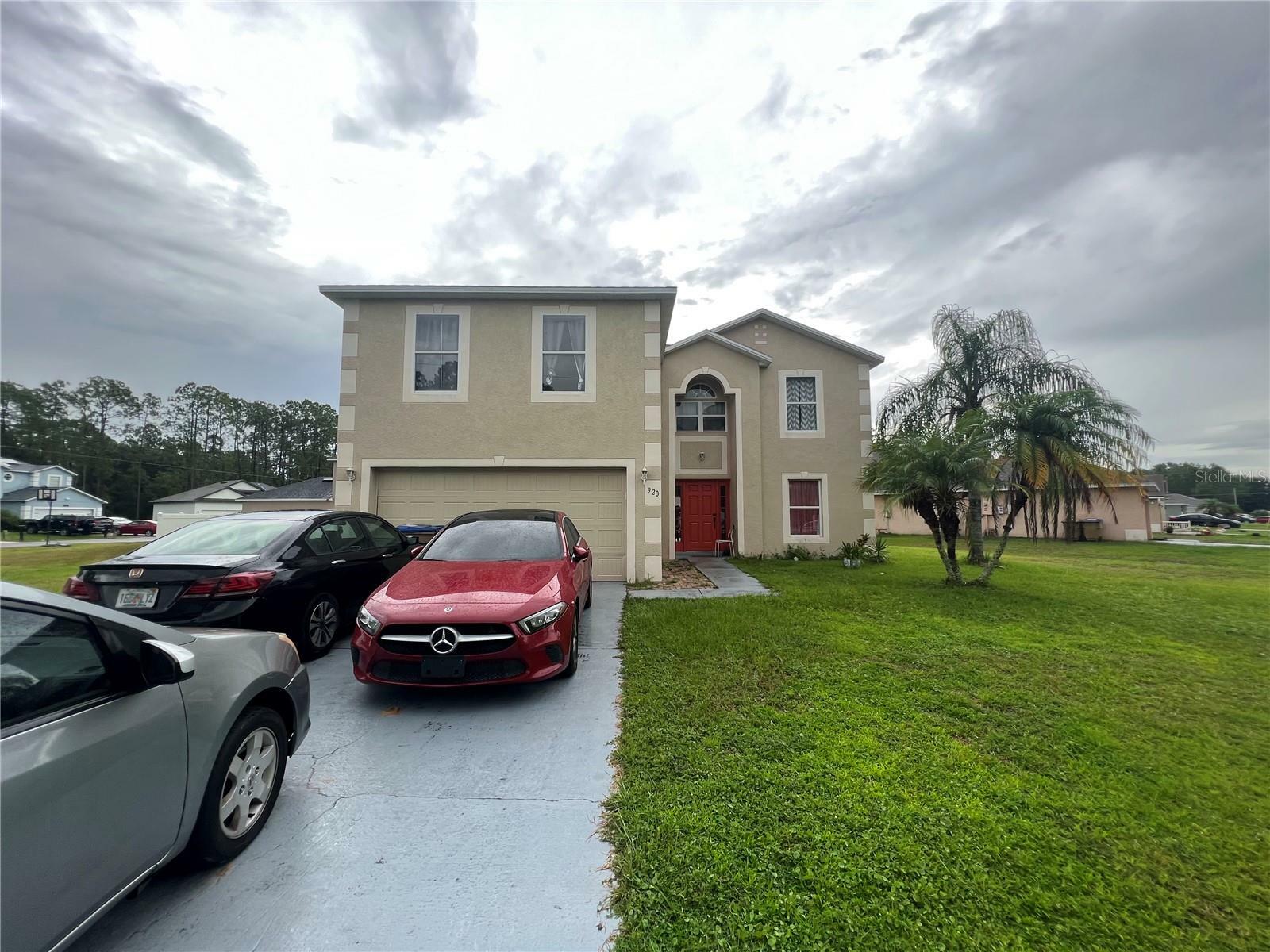 Property Photo:  920 Gillingham Court  FL 34758 