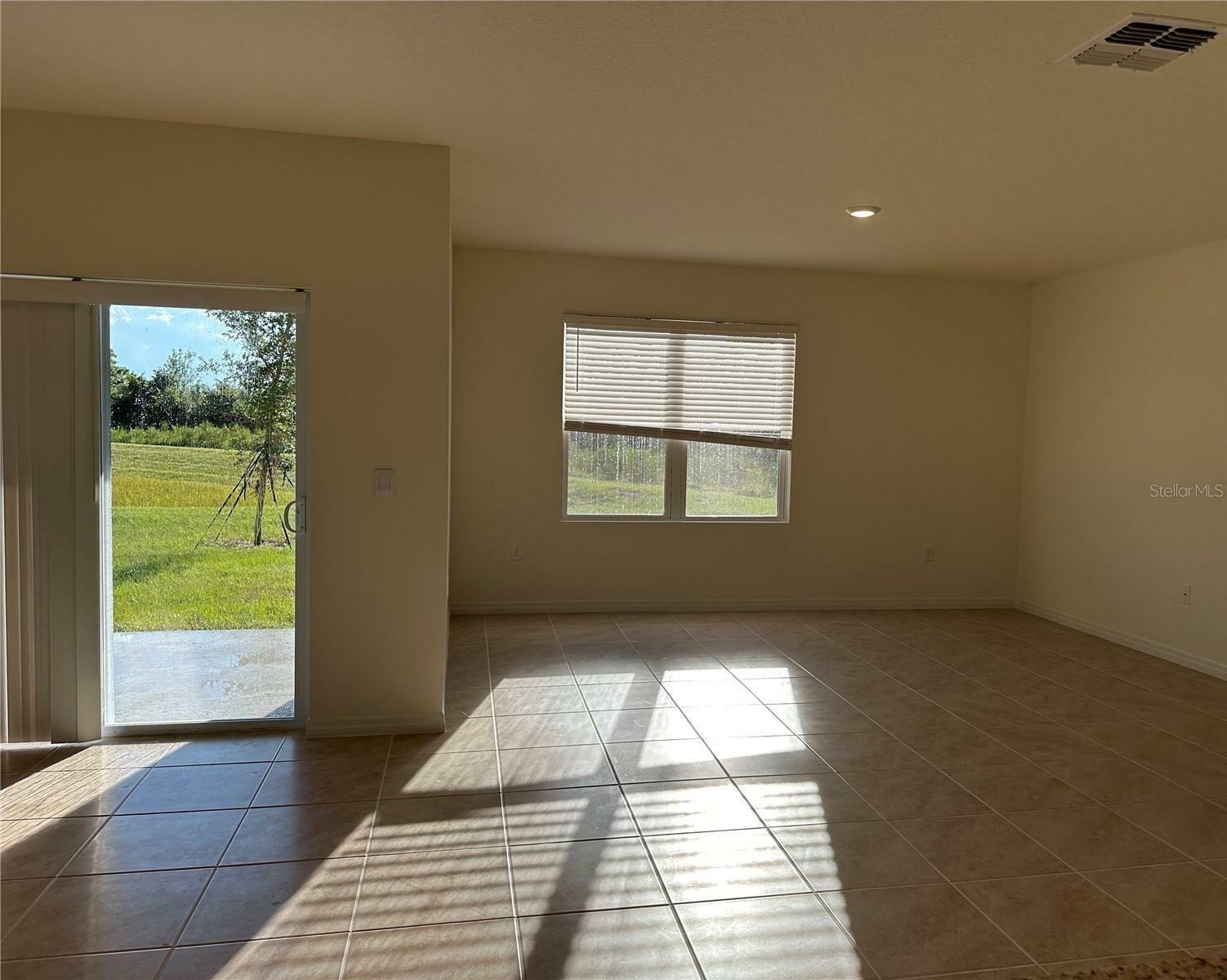 Property Photo:  556 Park Place Boulevard  FL 33837 