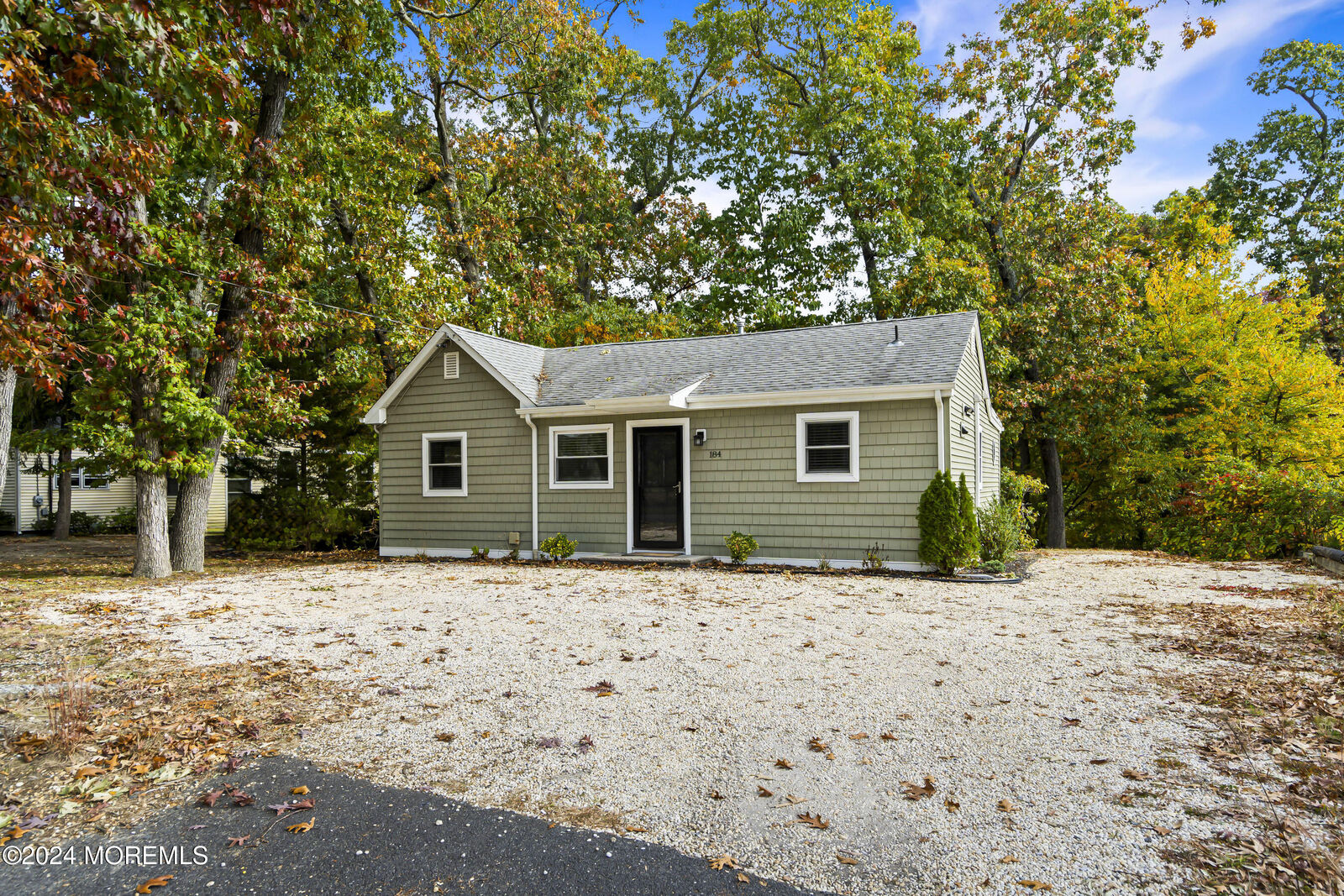 Property Photo:  184 West End Avenue  NJ 08732 