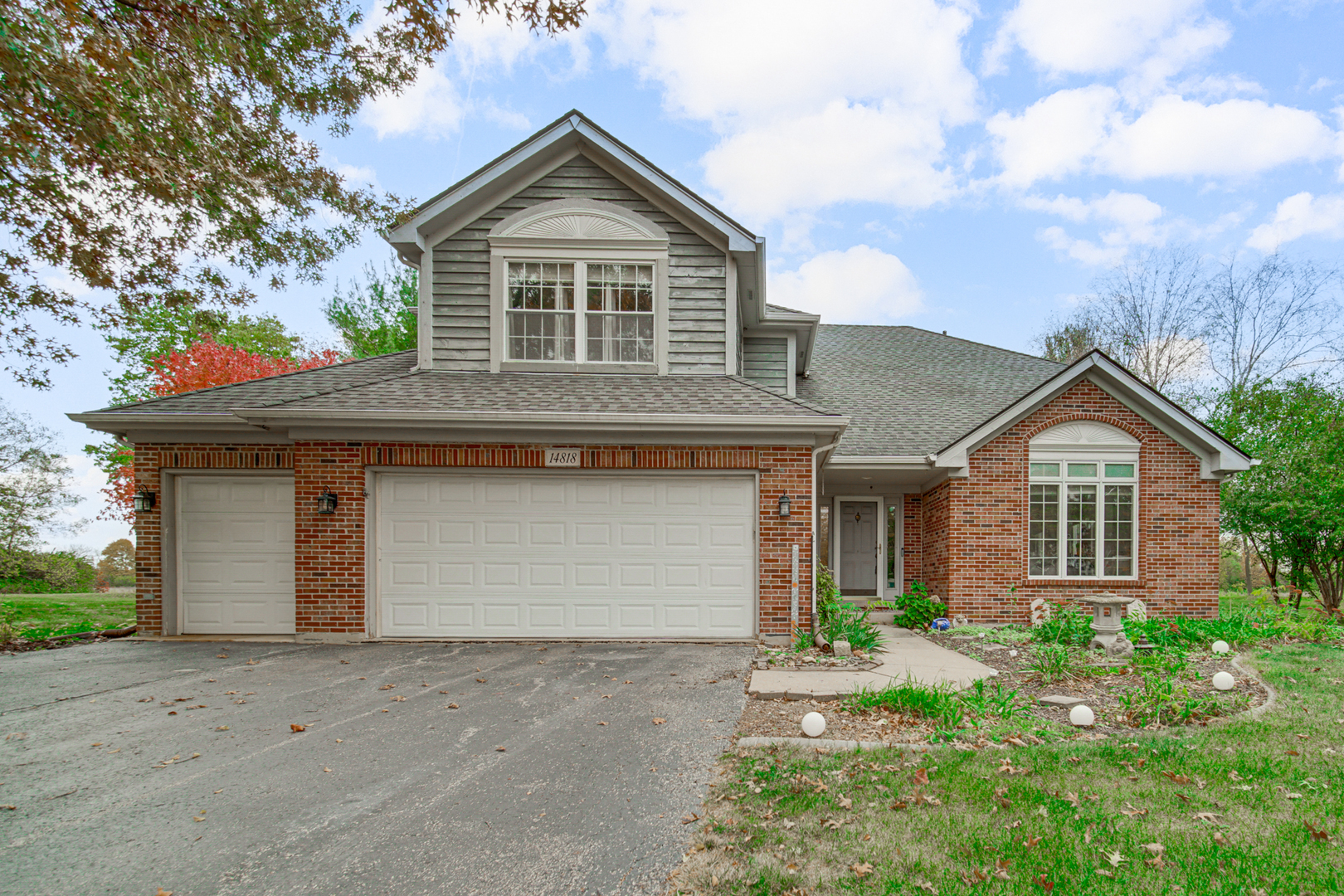 Property Photo:  14818 S Hawthorn Circle  IL 60544 