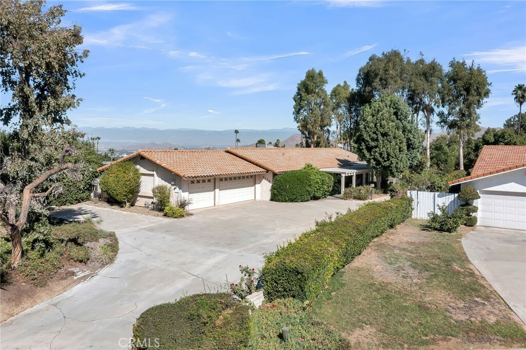 6176 Oswego Drive  Riverside CA 92506 photo