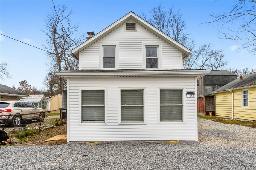 Property Photo:  17512 Olive Avenue  OH 44429 