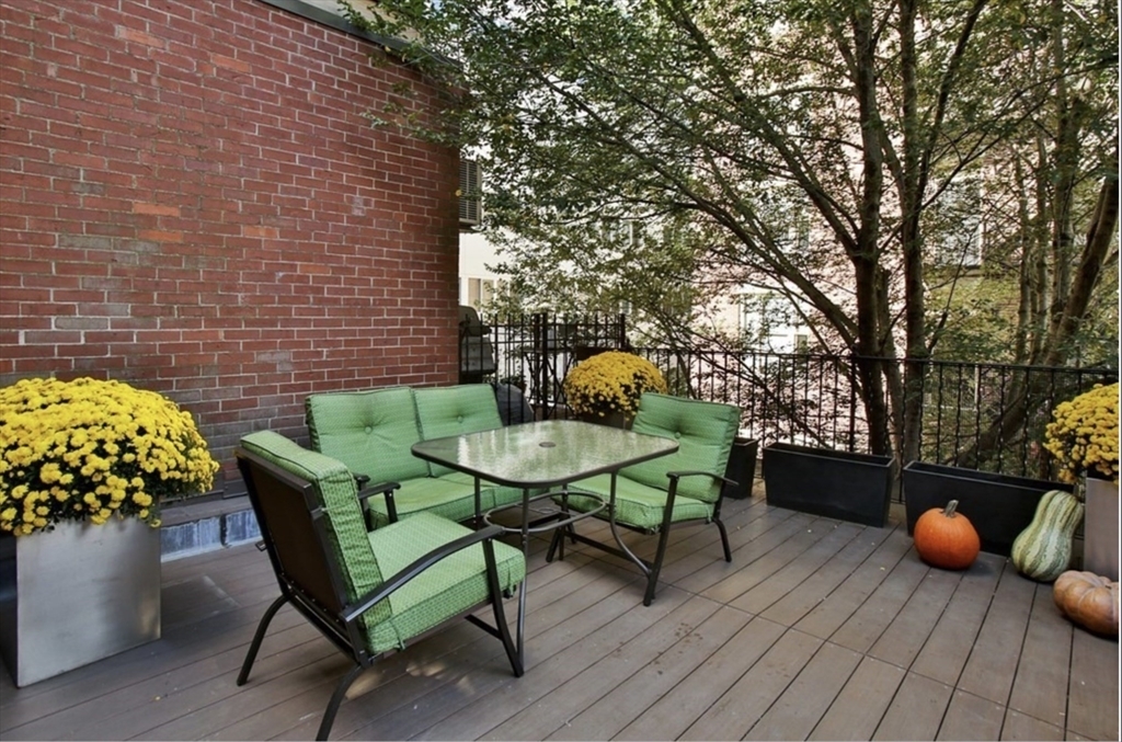 Property Photo: 201 Saint Botolph St 5 MA 02115