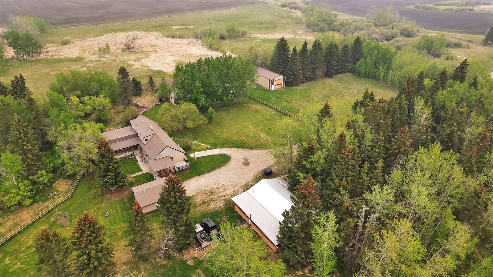 Property Photo: 38130 Range Road 270 20 AB T4E 1L3