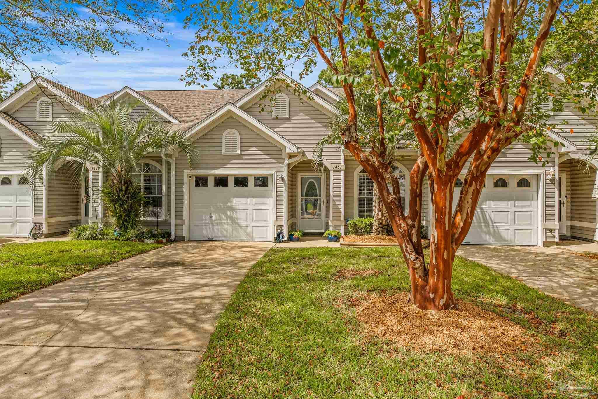 Property Photo:  1451 Tiger Lake Dr  FL 32563 