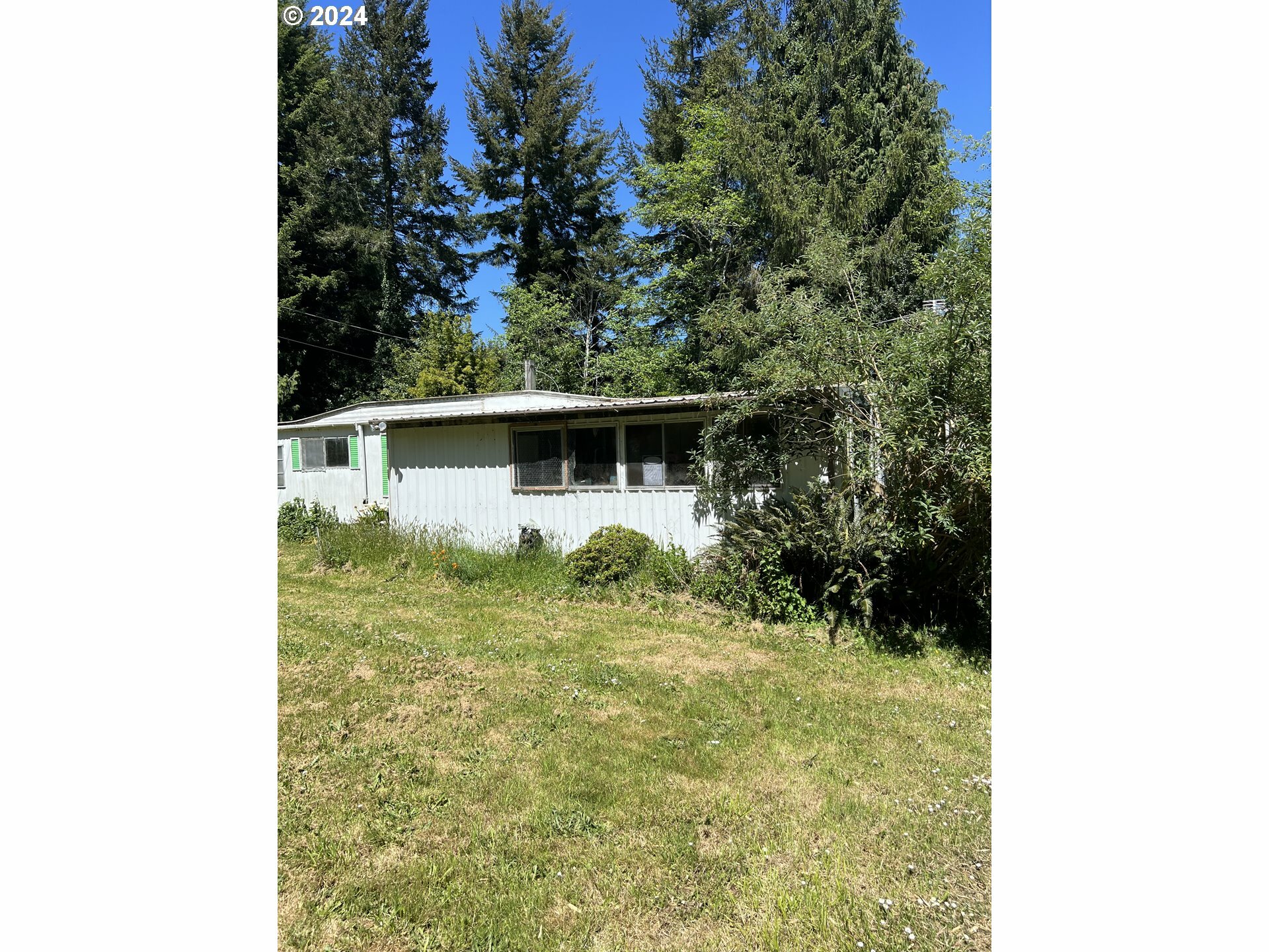 Property Photo:  63255 Everest Rd  OR 97420 