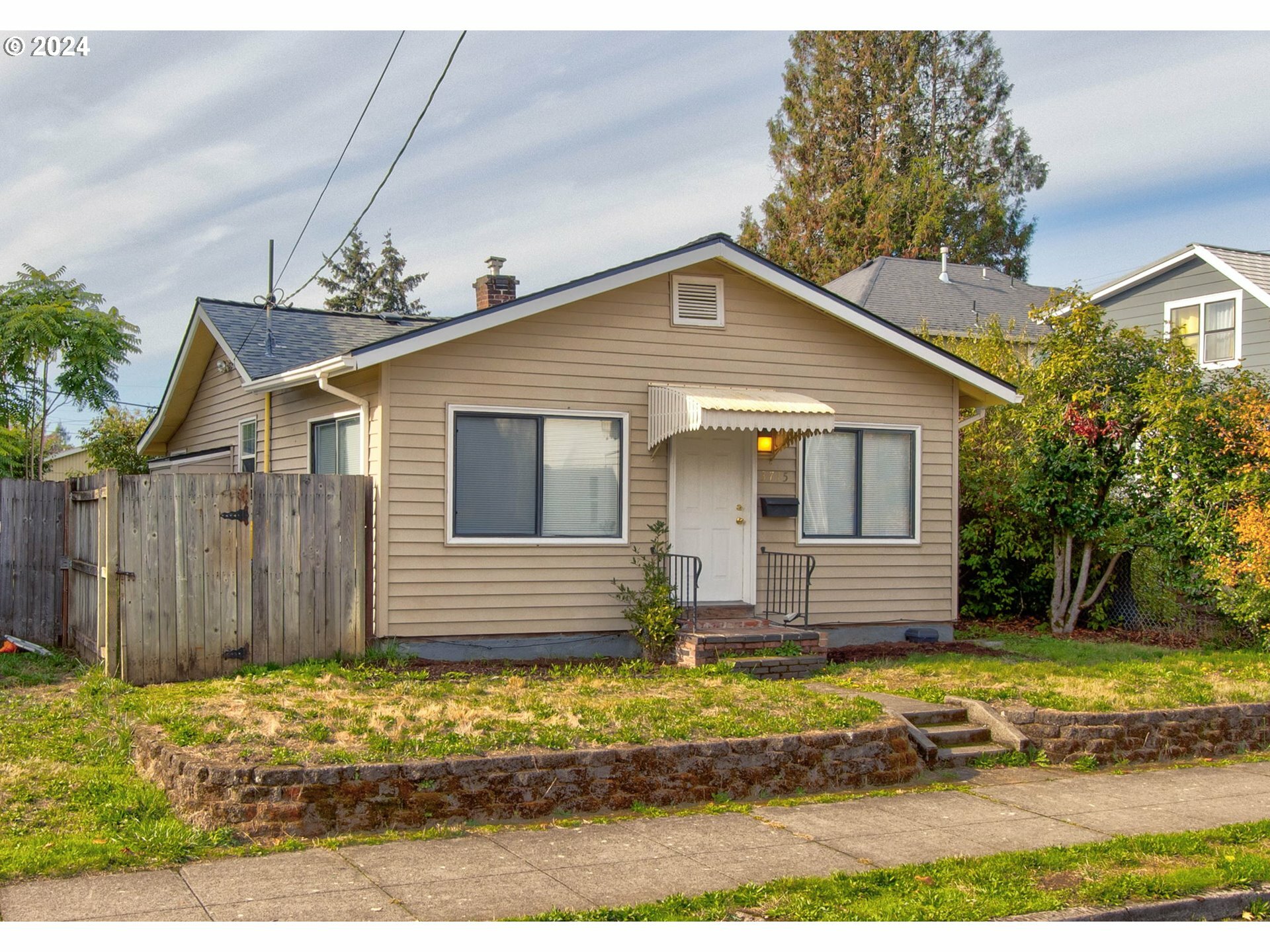 Property Photo:  3715 SE 67th Ave  OR 97206 