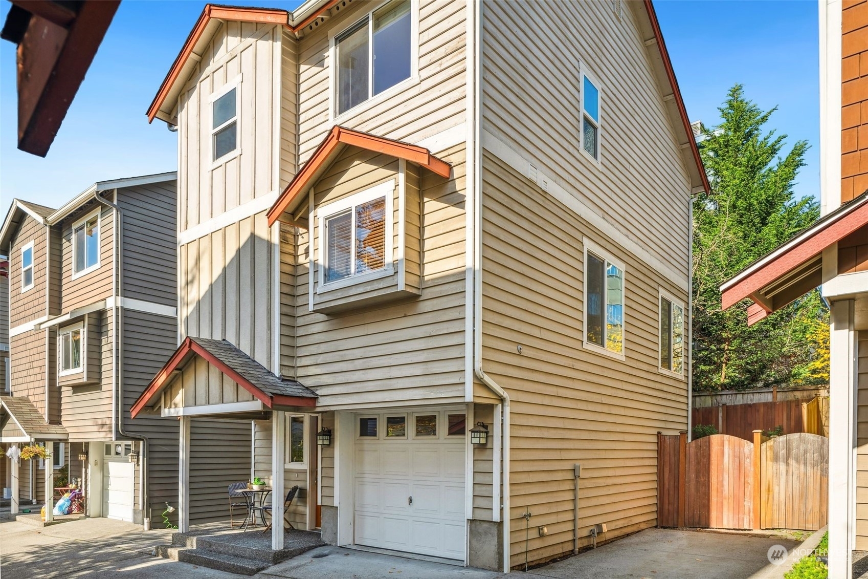 Property Photo:  130 N 101st Street  WA 98133 