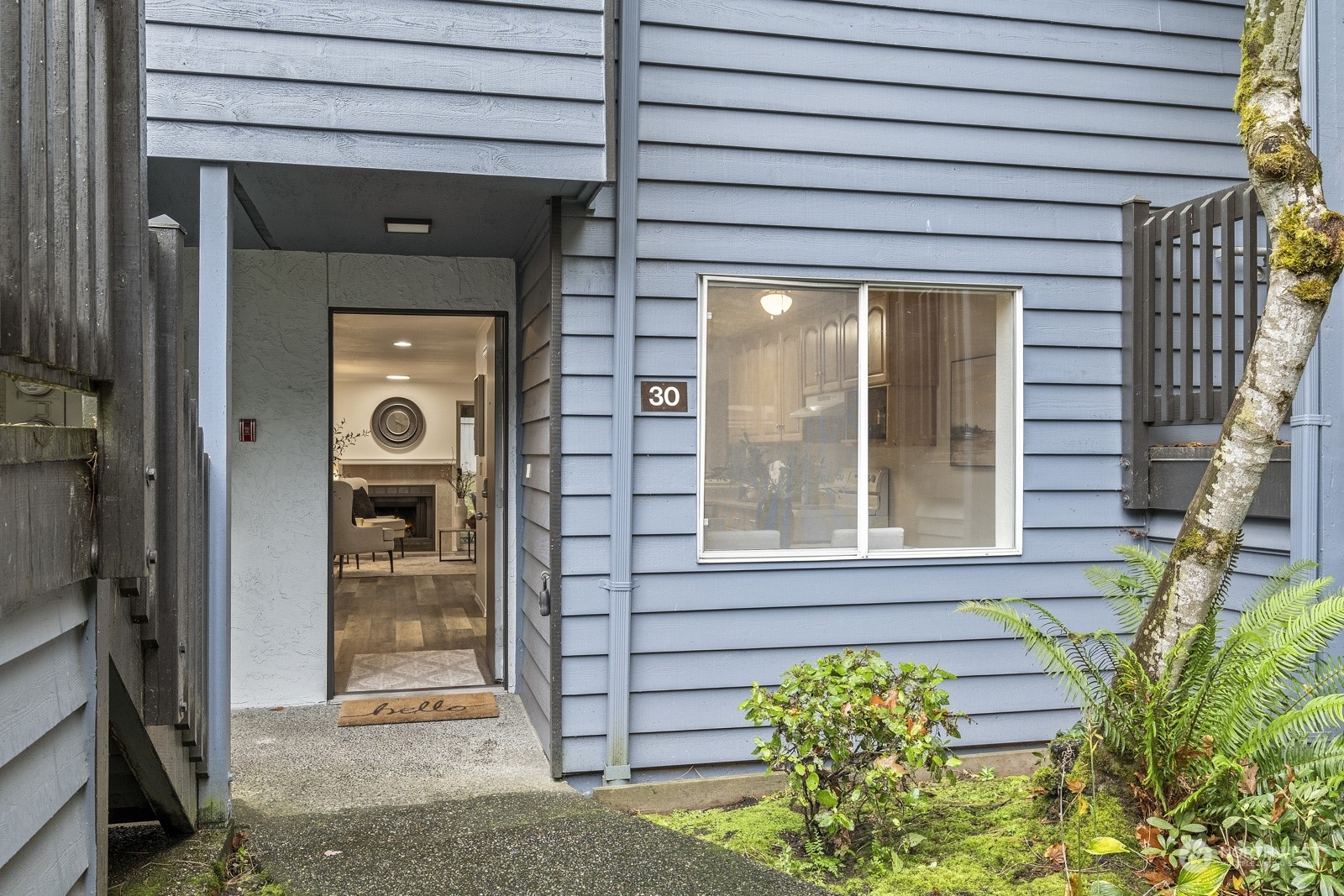 Property Photo:  170 Newport Way NW D30  WA 98027 