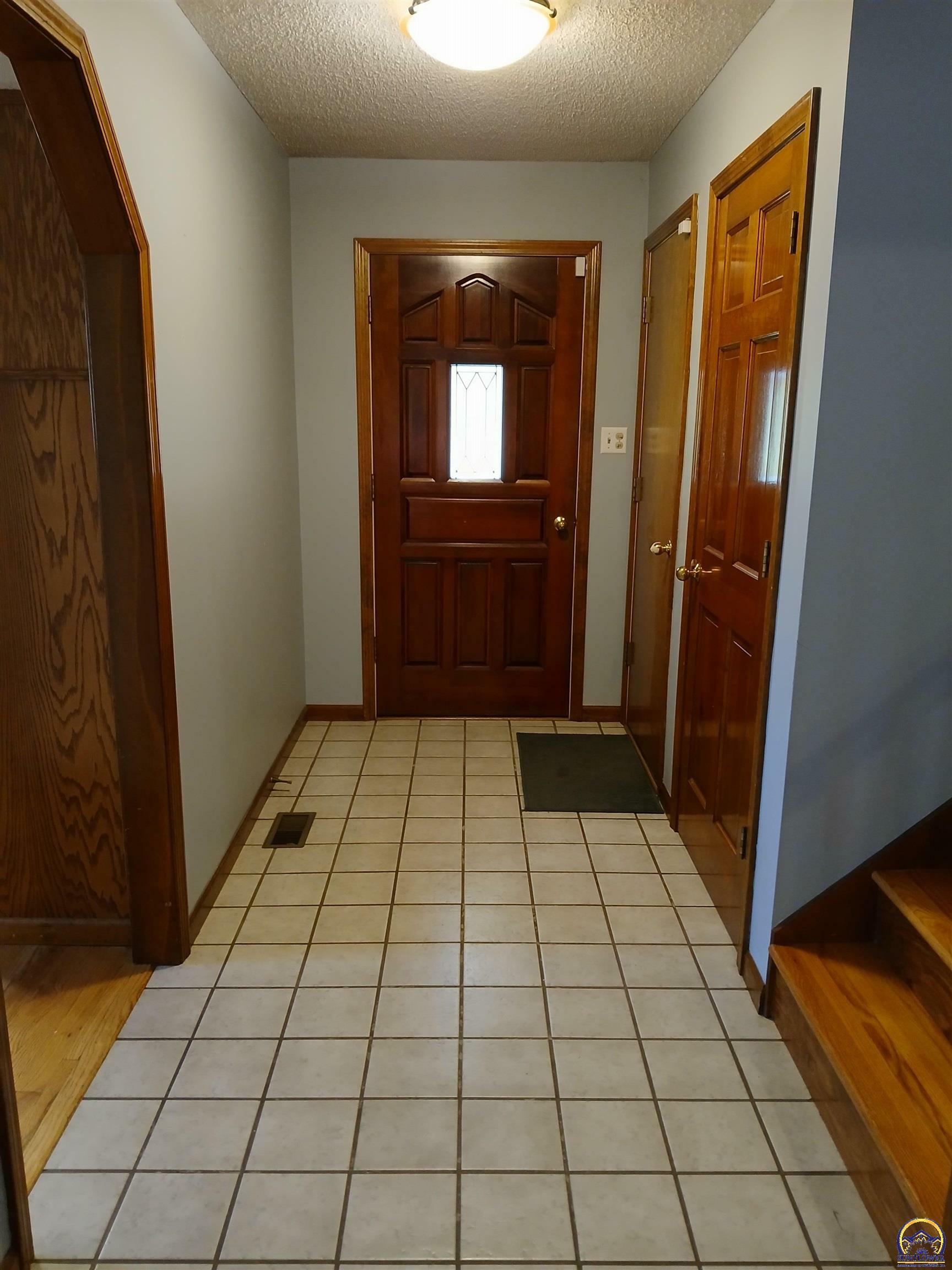 Property Photo:  6707 SW 25th St  KS 66614 