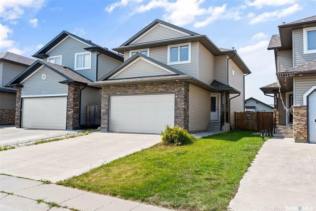 Property Photo:  110 Ashworth Crescent  SK S7T 0H9 