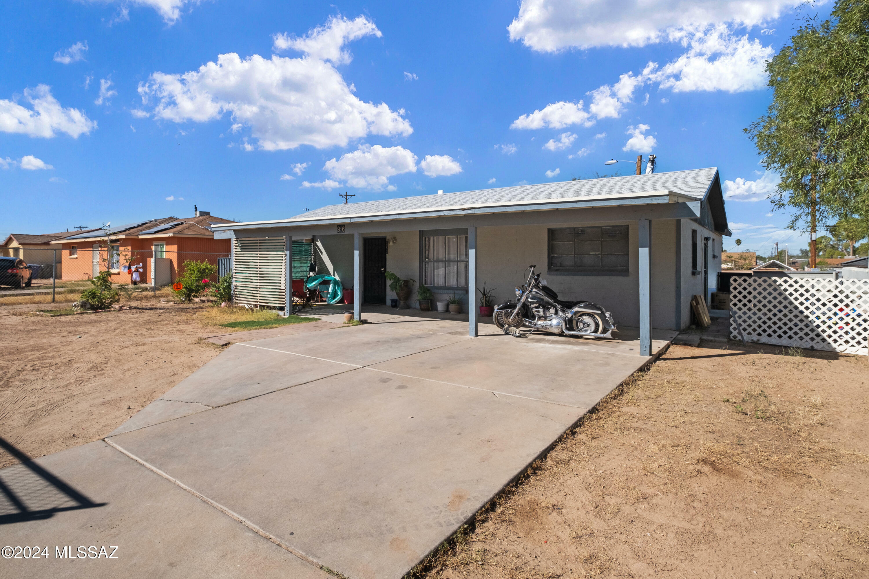 Property Photo:  926 W Calle Aragon  AZ 85706 