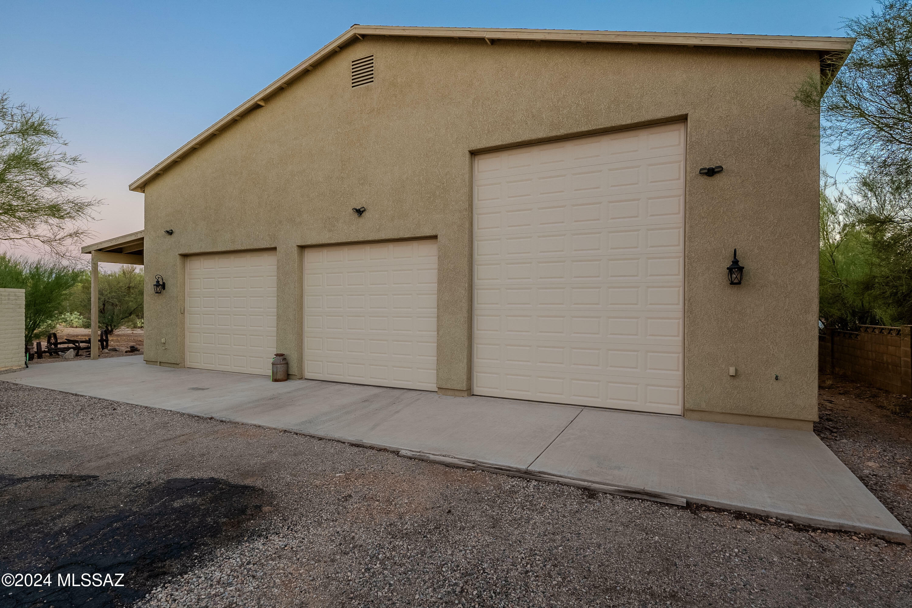 Property Photo:  1111 W Chula Vista Road  AZ 85704 