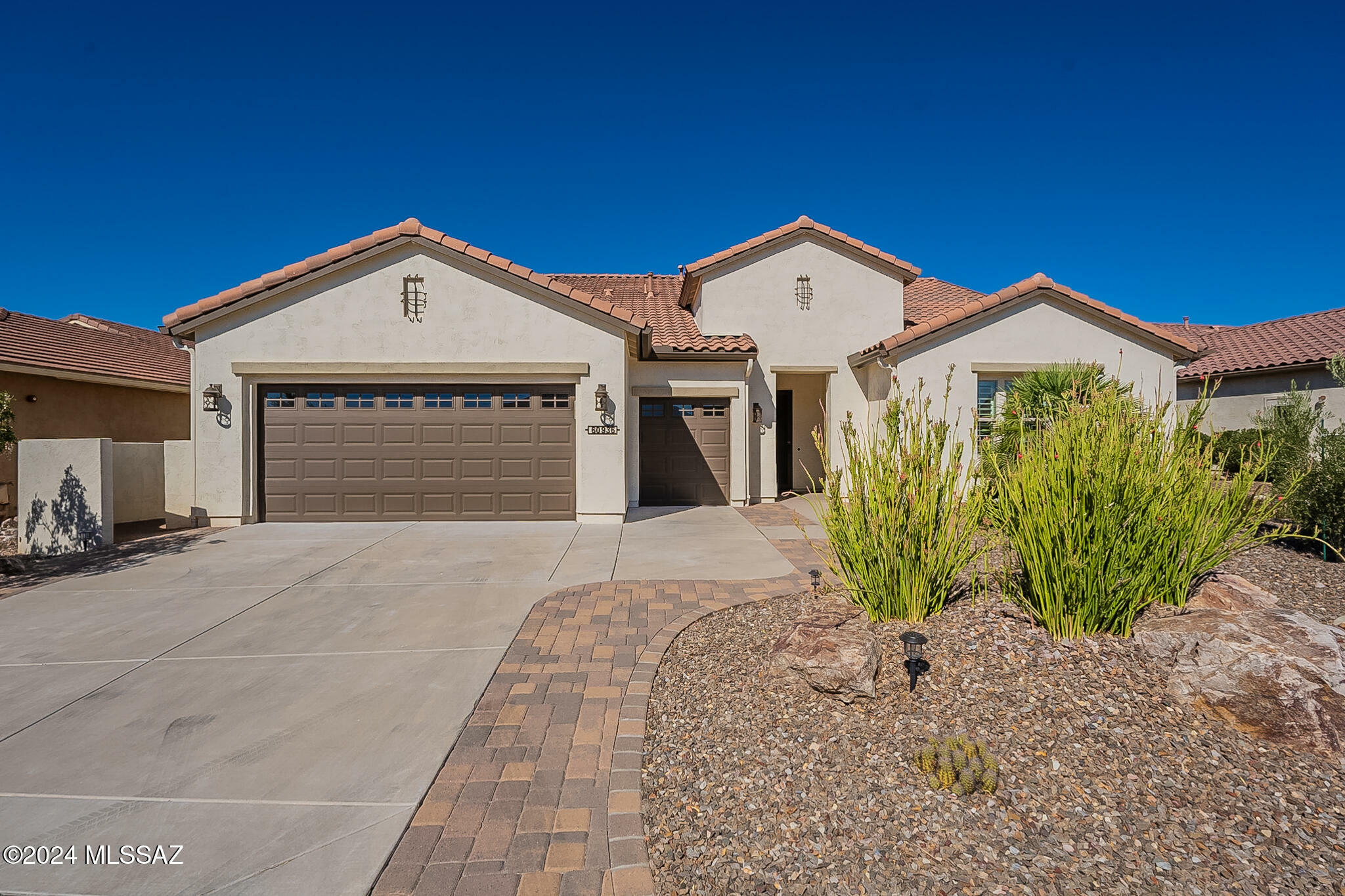 60936 E Amur Lane  Oracle AZ 85623 photo