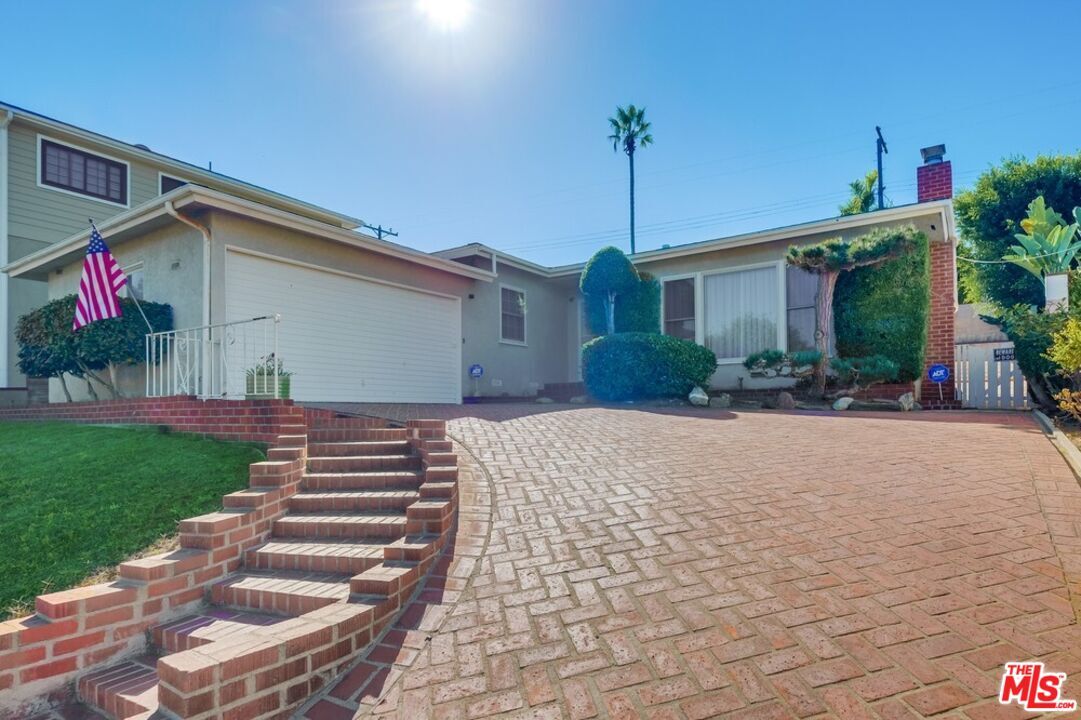 Property Photo: 7418 W 89th St CA 90045