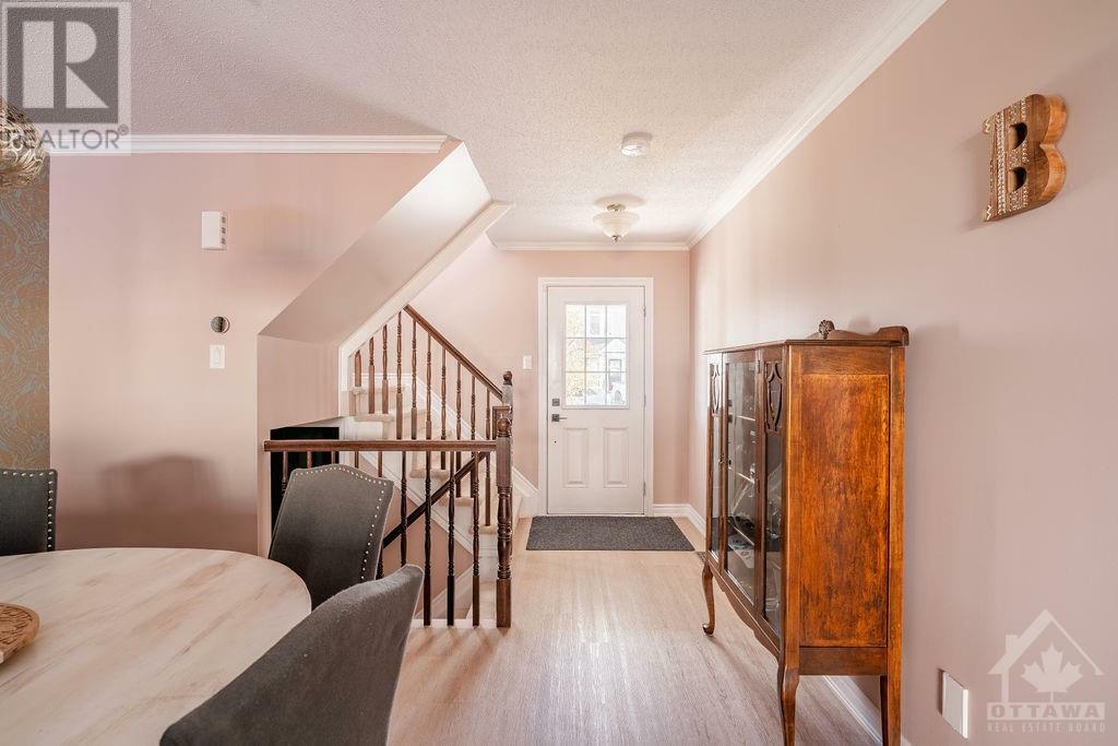 Photo de la propriété:  420 Meadowhawk Crescent  ON K2J 6H5 