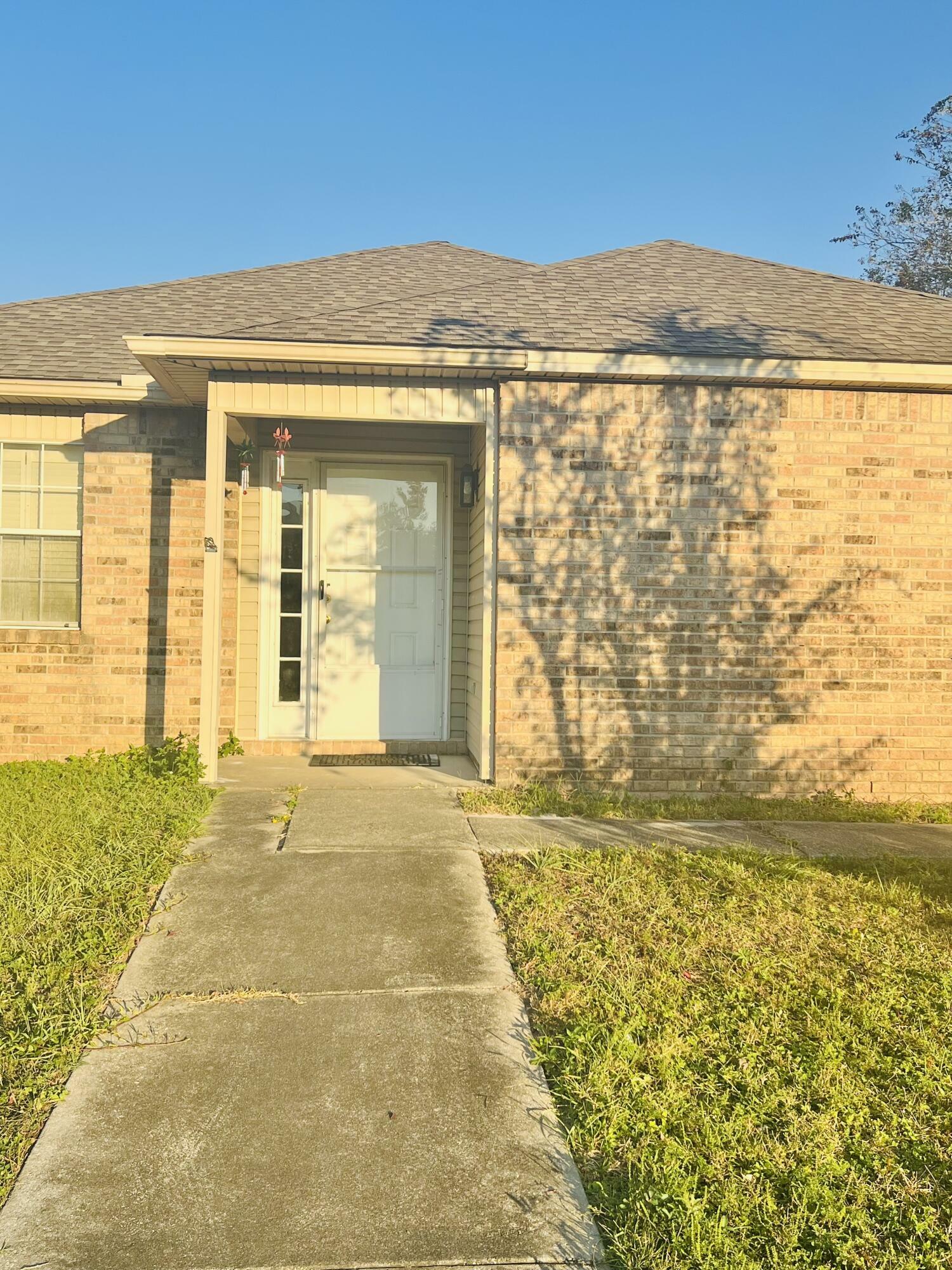 Property Photo:  975 Southern Oaks Court  FL 32547 