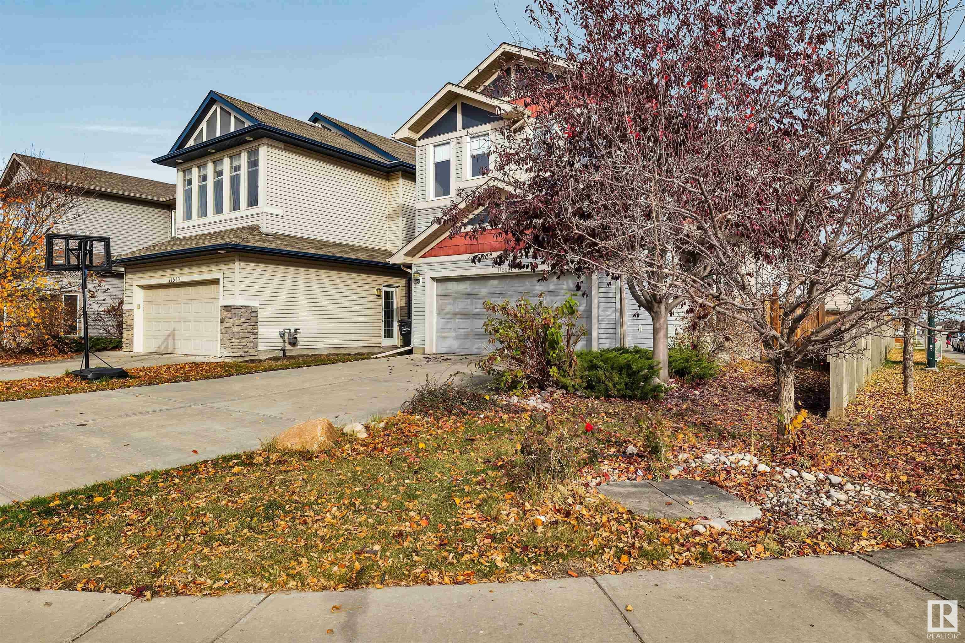 Property Photo:  11506 16A Avenue SW  AB T6W 1Y3 