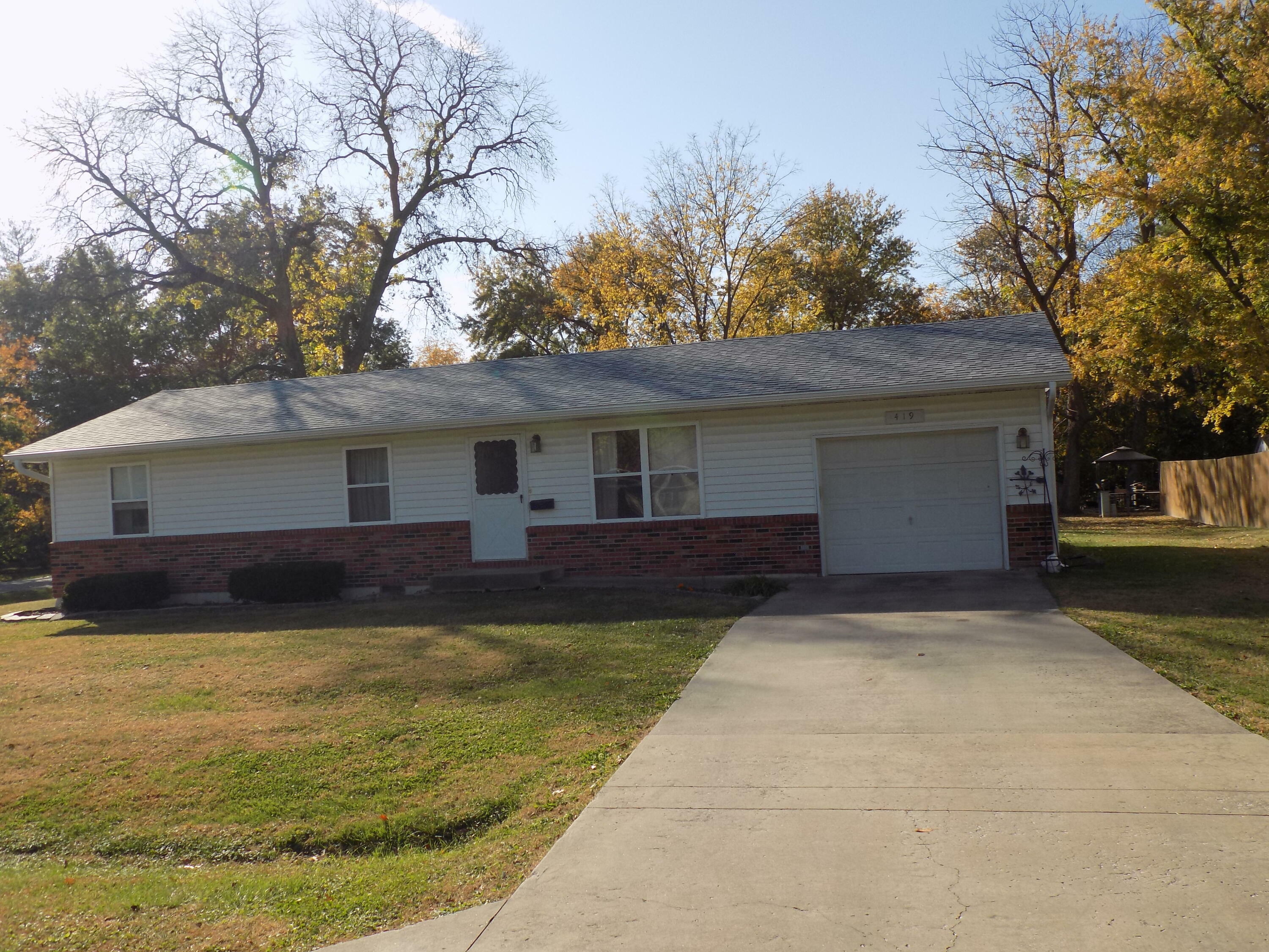 Property Photo:  419 S Maple Street  MO 65240 