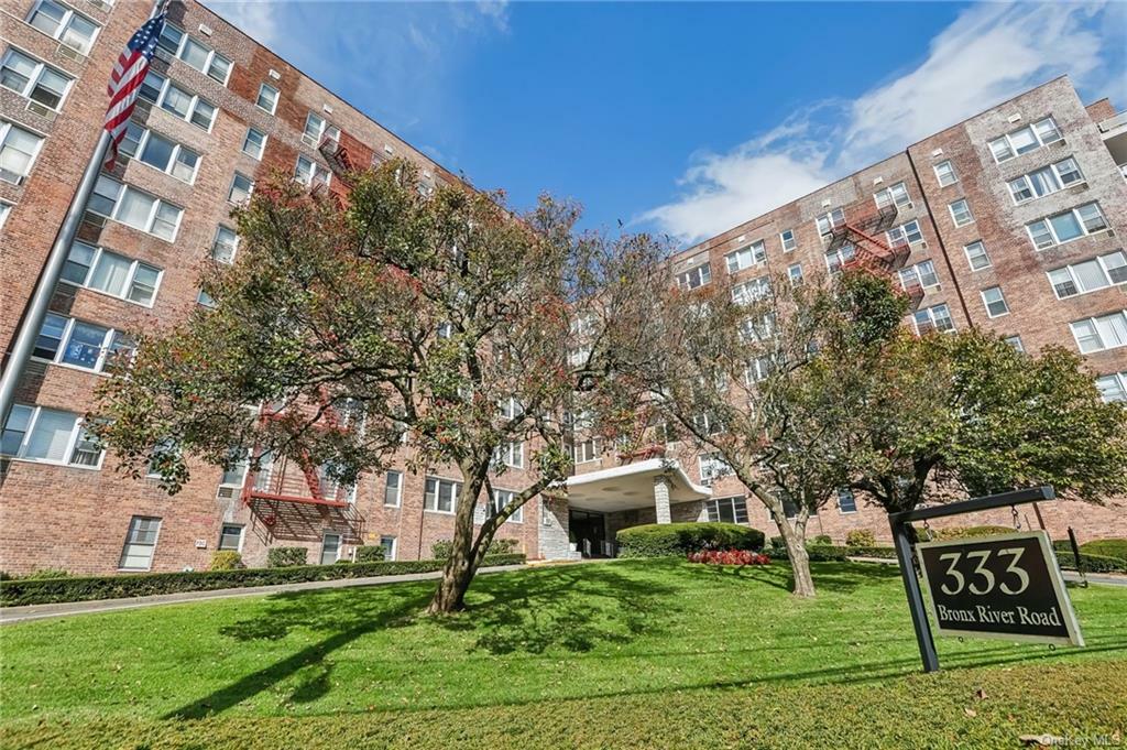 Property Photo:  333 Bronx River Road #623  NY 10704 