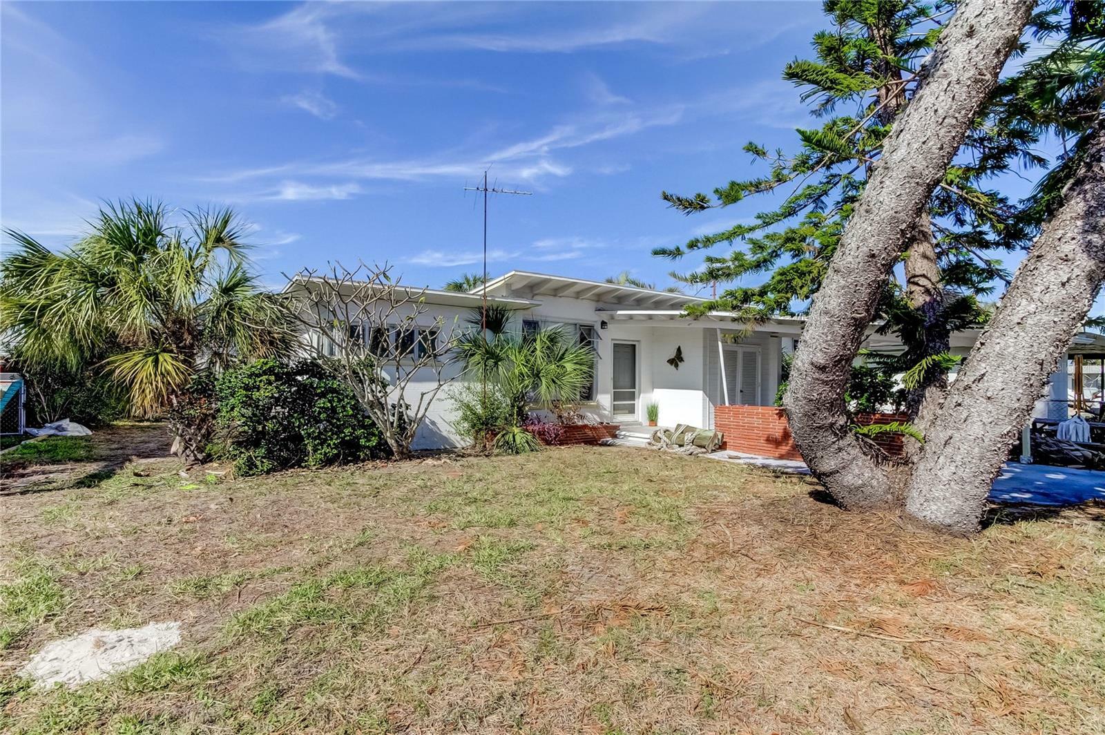 Property Photo:  315 83 Avenue  FL 33706 