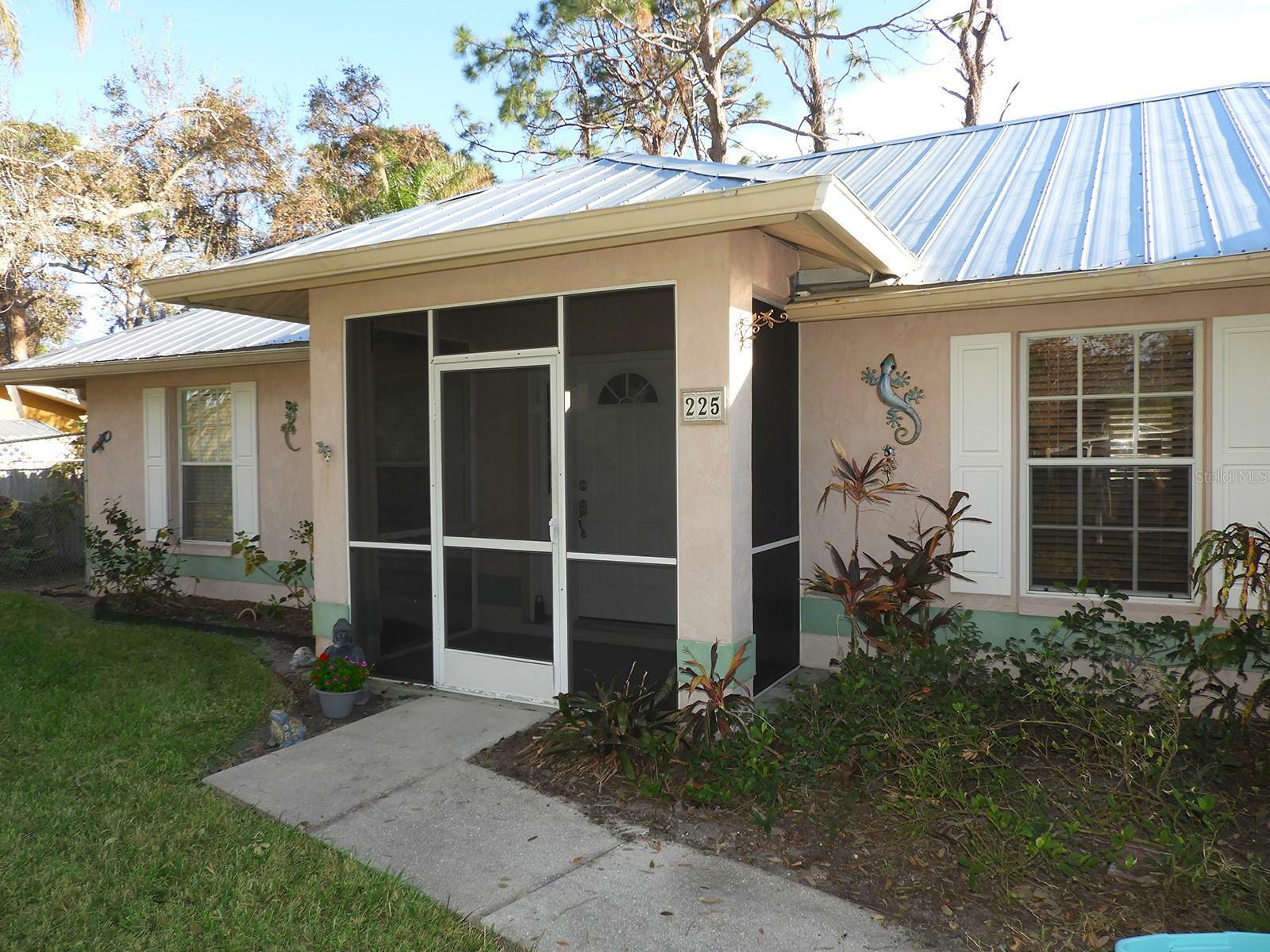 Property Photo:  225 Oberlin Road  FL 34293 