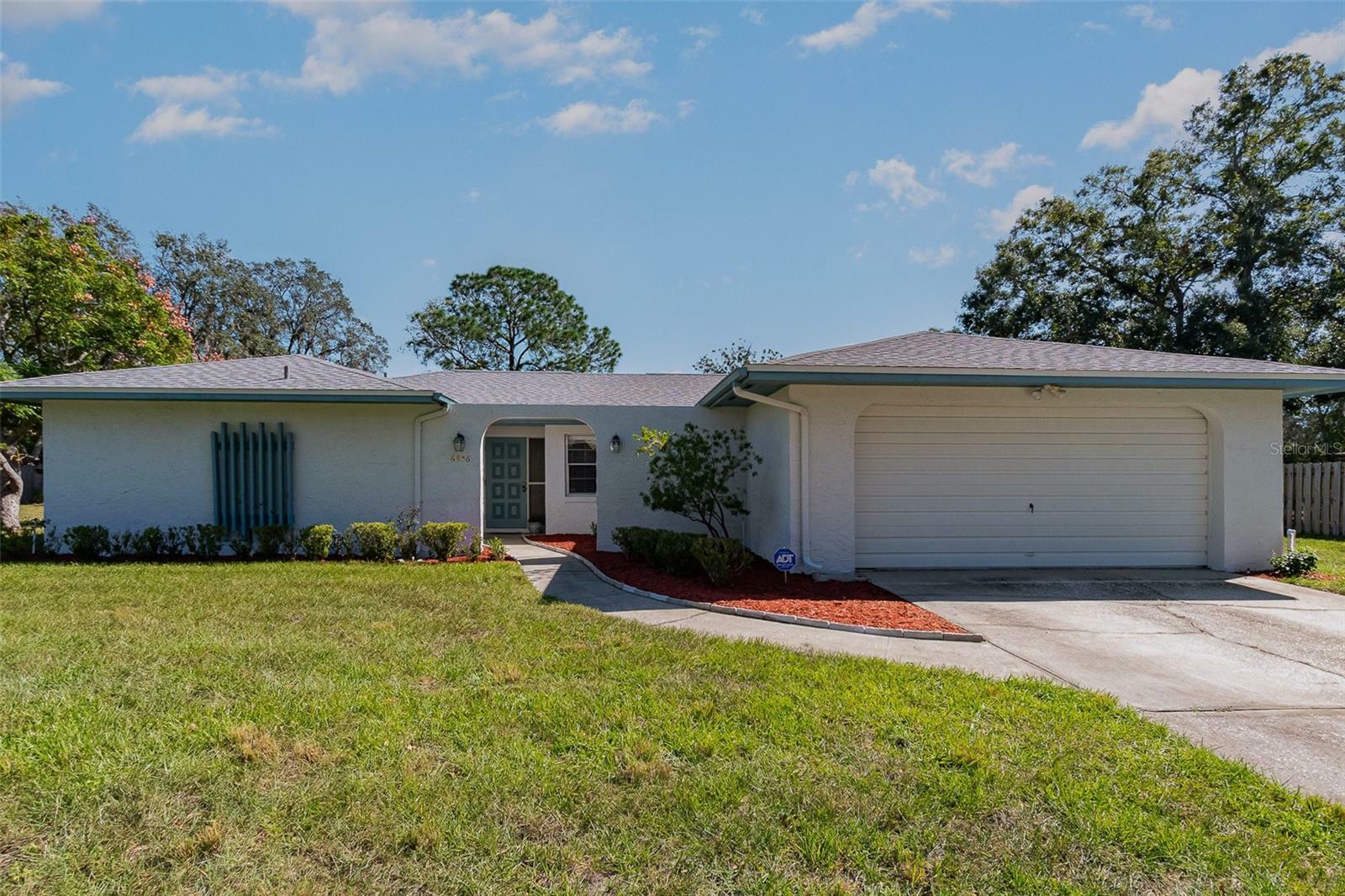 Property Photo:  6856 Tamarind Circle  FL 32819 