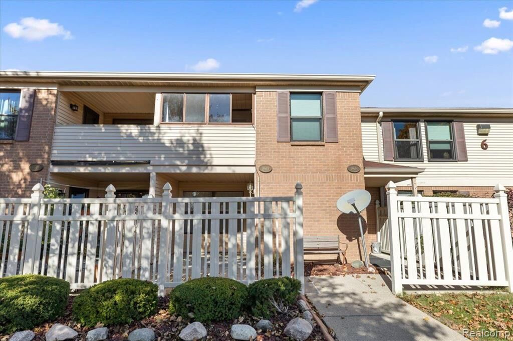 Property Photo: 19603 Northridge Drive 52 MI 48167 2914