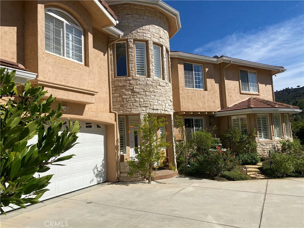 Property Photo:  2775 Edgeview Court  CA 91320 