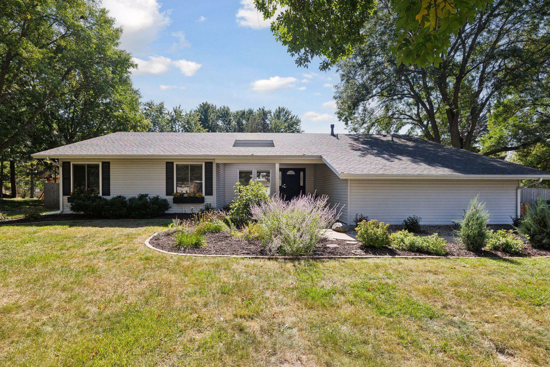 Property Photo:  2610 Holly Lane N  MN 55447 