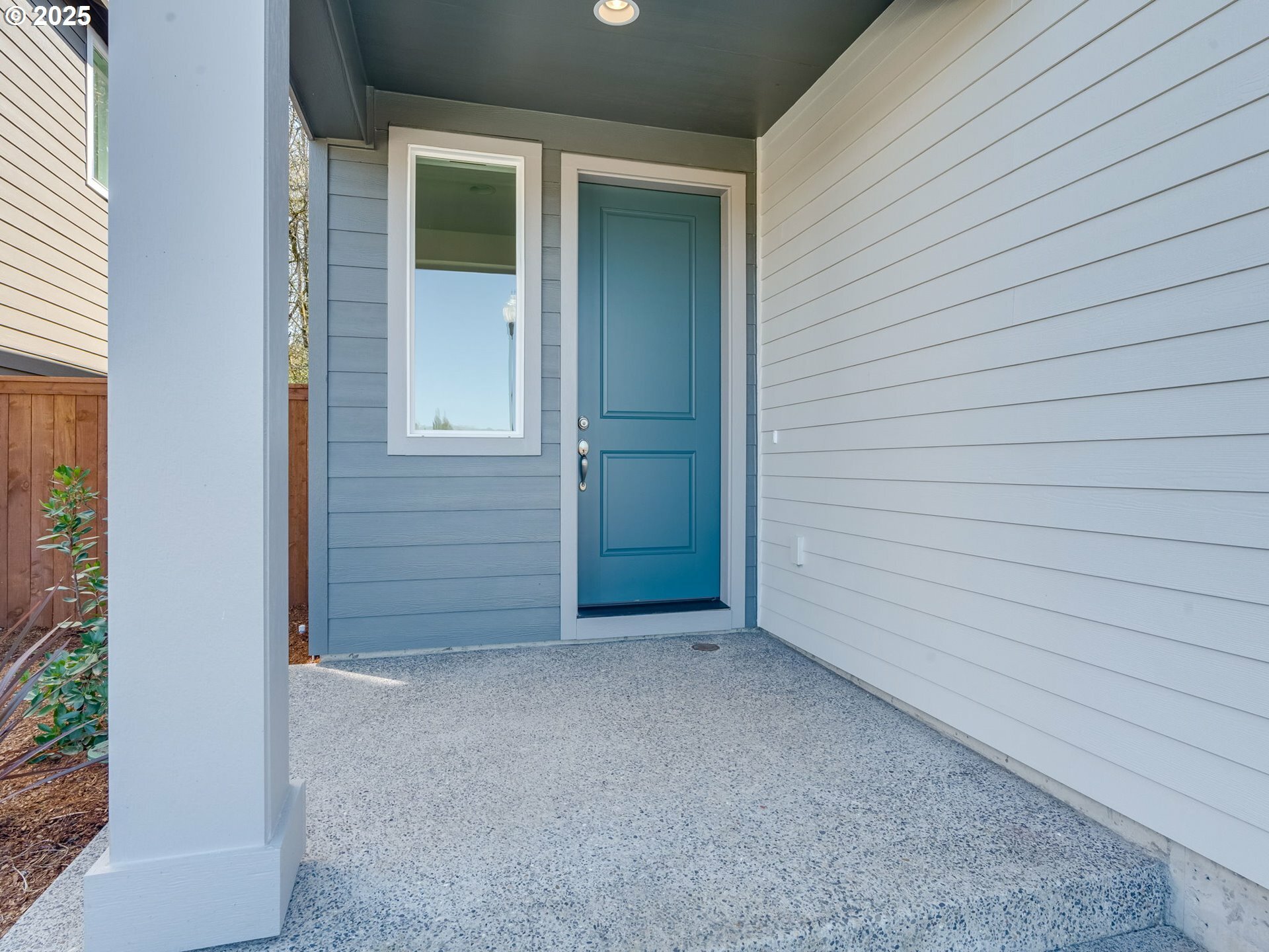 Property Photo: 2425 SW 5th Pl WA 98604