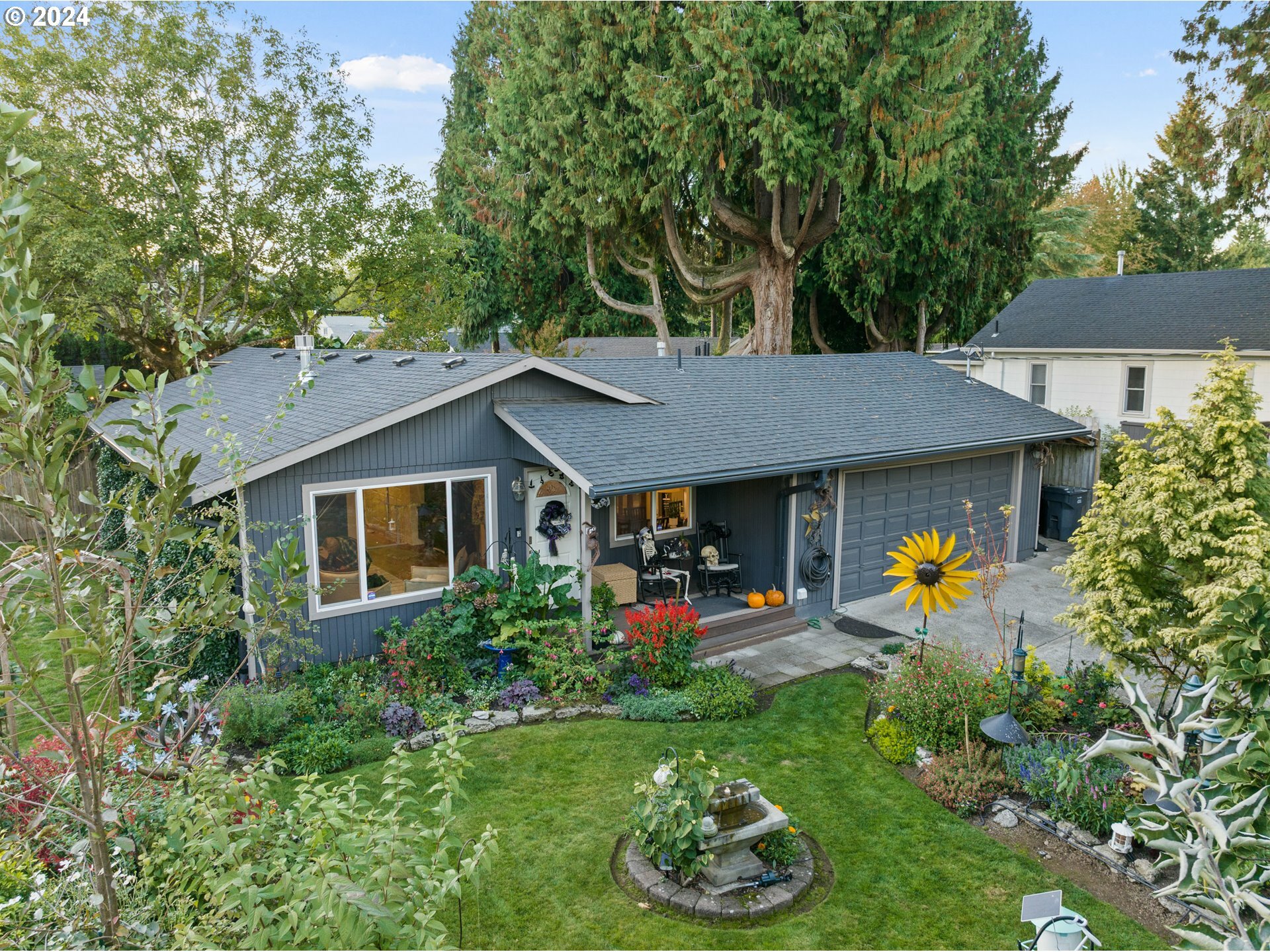 Property Photo: 1708 16th St OR 97068