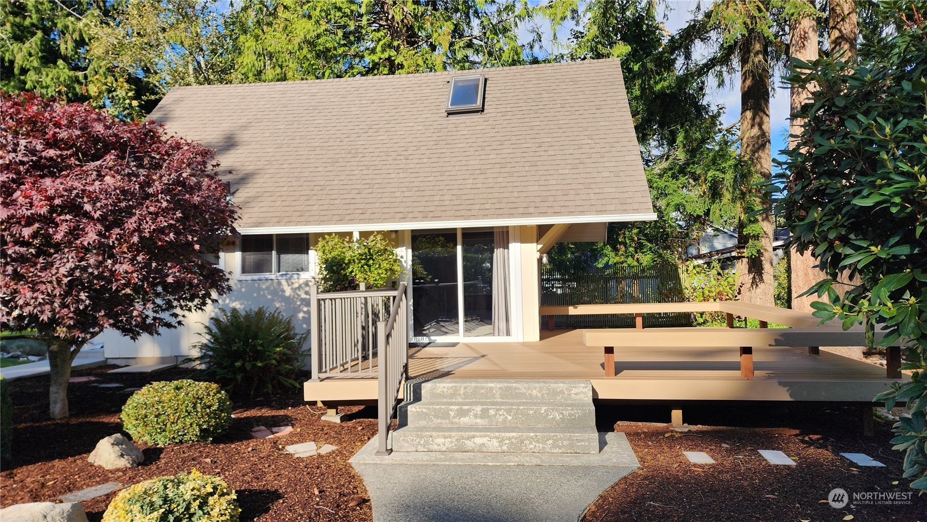 Property Photo:  1654 Hemlock Drive  WA 98282 